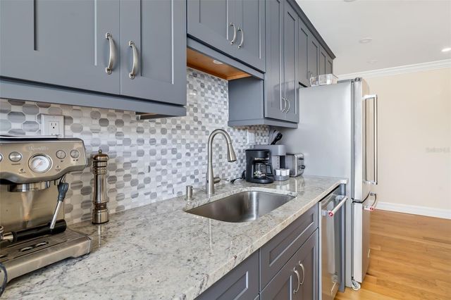 763 JOHN RINGLING BOULEVARD 22, Sarasota, FL 34236