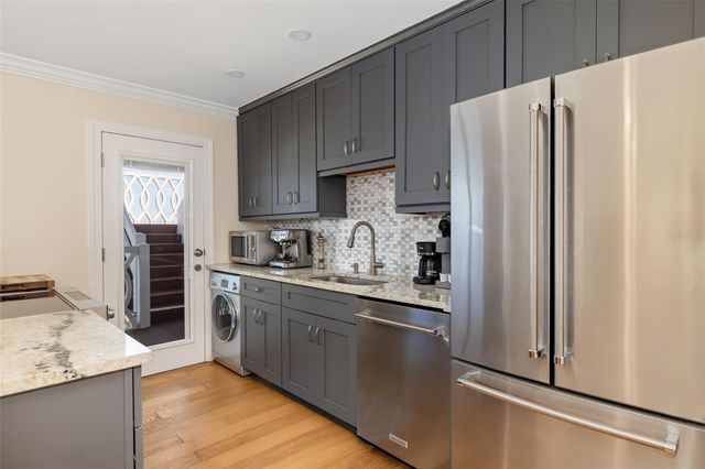 763 JOHN RINGLING BOULEVARD 22, Sarasota, FL 34236