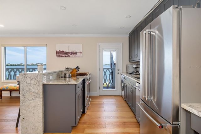 763 JOHN RINGLING BOULEVARD 22, Sarasota, FL 34236