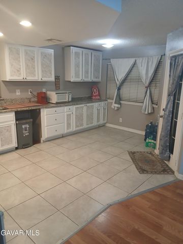 4111 Saddleback Road, Palmdale, CA 93552