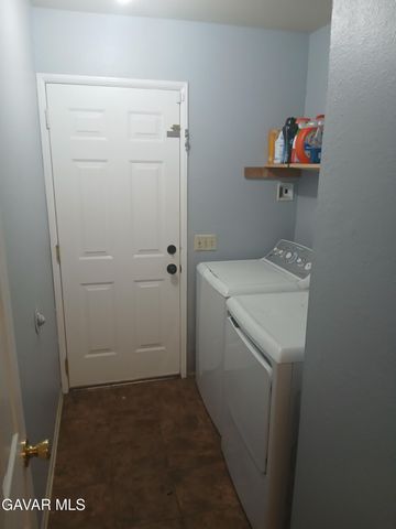 4111 Saddleback Road, Palmdale, CA 93552