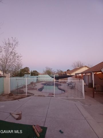 4111 Saddleback Road, Palmdale, CA 93552