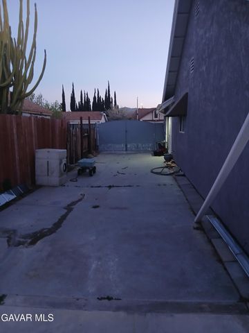 4111 Saddleback Road, Palmdale, CA 93552