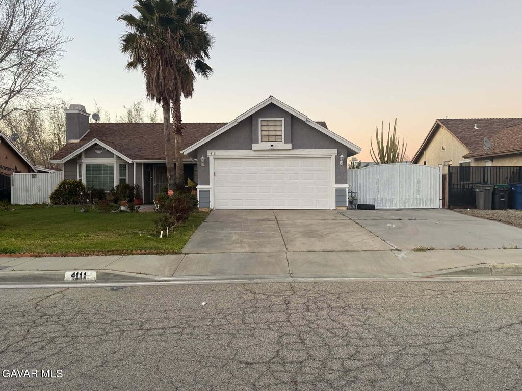 4111 Saddleback Road, Palmdale, CA 93552