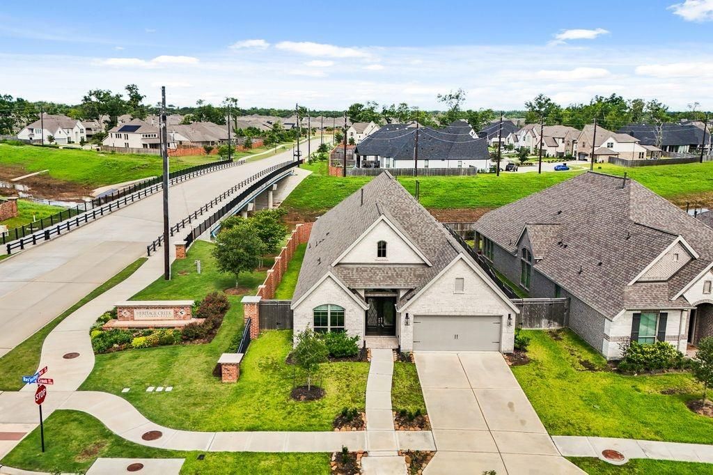 1703 Rustling Creek Drive, Missouri City, TX 77459