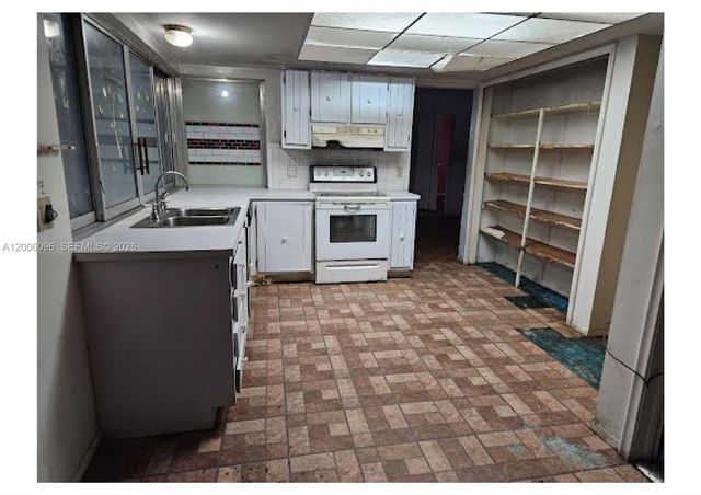 750 N Douglas Rd, Pembroke Pines, FL 33024