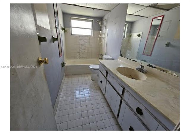 750 N Douglas Rd, Pembroke Pines, FL 33024