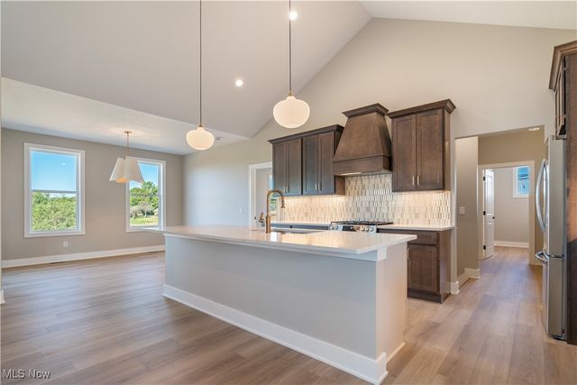 525 Gentlebrook Boulevard SW, Hartville, OH 44632