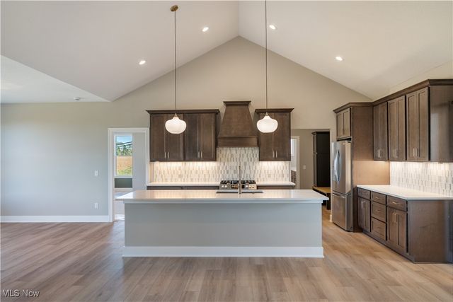 525 Gentlebrook Boulevard SW, Hartville, OH 44632