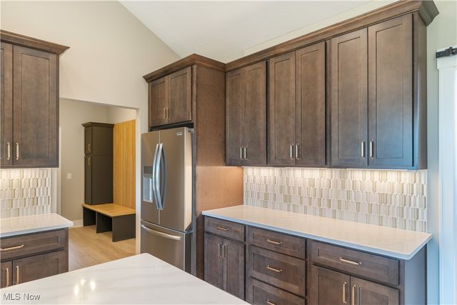 525 Gentlebrook Boulevard SW, Hartville, OH 44632