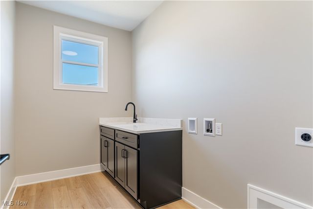 525 Gentlebrook Boulevard SW, Hartville, OH 44632