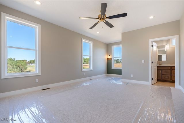 525 Gentlebrook Boulevard SW, Hartville, OH 44632