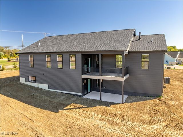 525 Gentlebrook Boulevard SW, Hartville, OH 44632