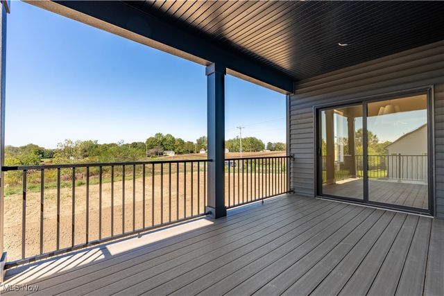 525 Gentlebrook Boulevard SW, Hartville, OH 44632