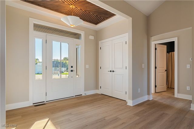 525 Gentlebrook Boulevard SW, Hartville, OH 44632