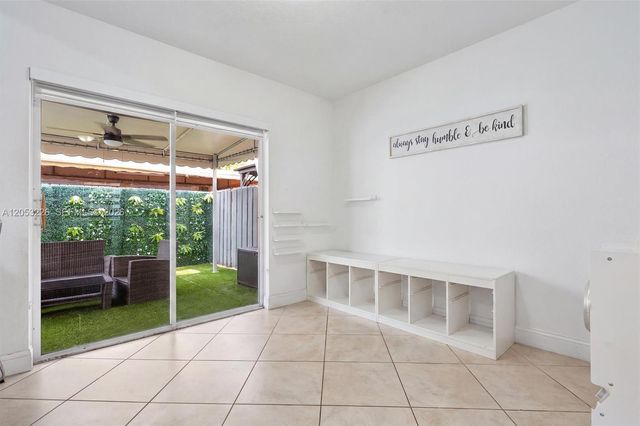 7478 NW 180th Ter, Hialeah, FL 33015