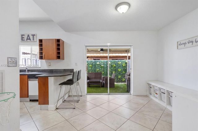 7478 NW 180th Ter, Hialeah, FL 33015