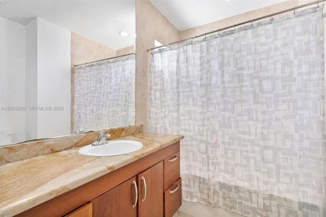 7478 NW 180th Ter, Hialeah, FL 33015