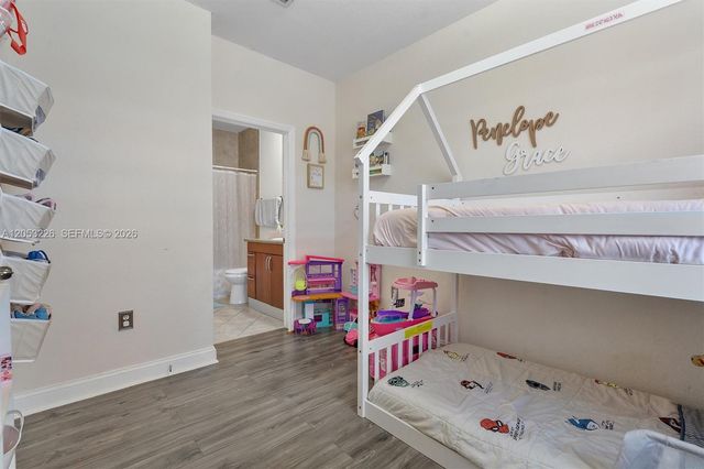 7478 NW 180th Ter, Hialeah, FL 33015