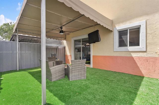 7478 NW 180th Ter, Hialeah, FL 33015