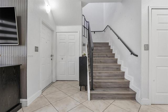 7478 NW 180th Ter, Hialeah, FL 33015