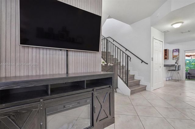7478 NW 180th Ter, Hialeah, FL 33015