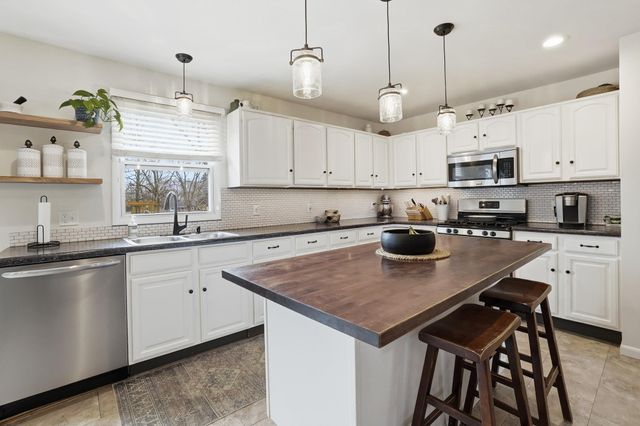 509 Shawnee Drive, Lowell, IN 46356