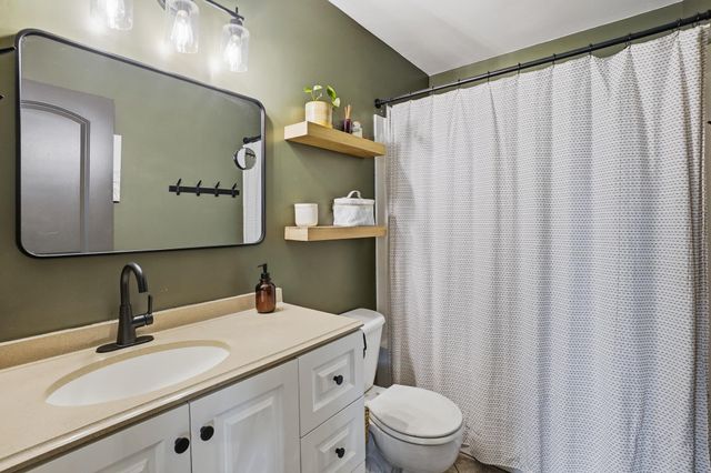 509 Shawnee Drive, Lowell, IN 46356