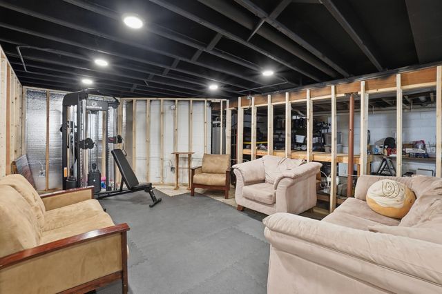 509 Shawnee Drive, Lowell, IN 46356