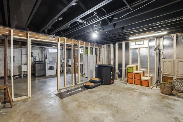 509 Shawnee Drive, Lowell, IN 46356