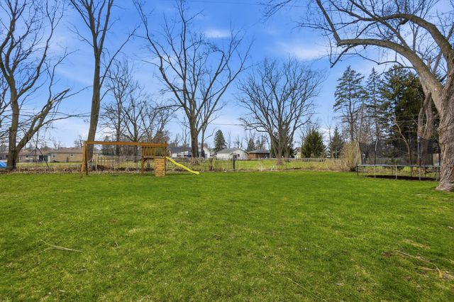 509 Shawnee Drive, Lowell, IN 46356