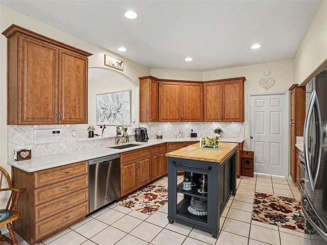 5366 INDIAN OCEAN LOOP, Tavares, FL 32778