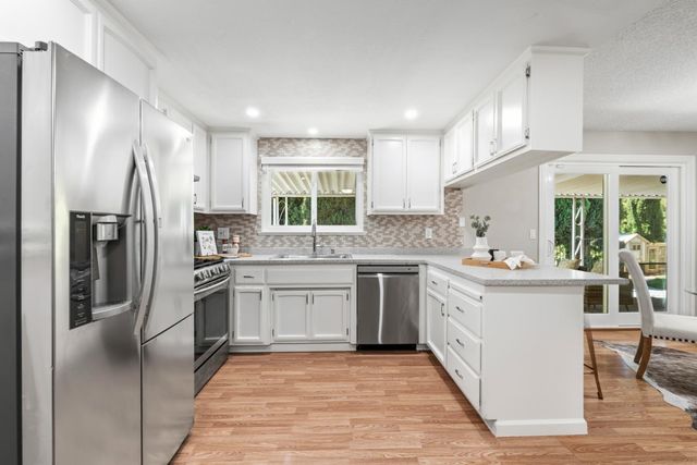 2586 Dudley Dr, Rescue, CA 95672