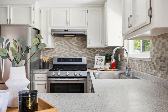 2586 Dudley Dr, Rescue, CA 95672