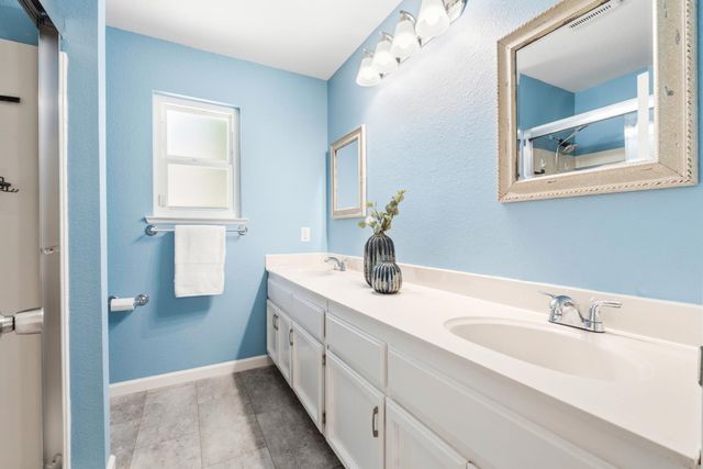 2586 Dudley Dr, Rescue, CA 95672