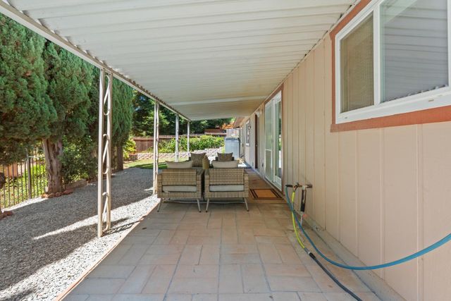 2586 Dudley Dr, Rescue, CA 95672