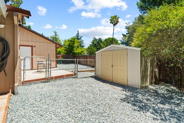 2586 Dudley Dr, Rescue, CA 95672