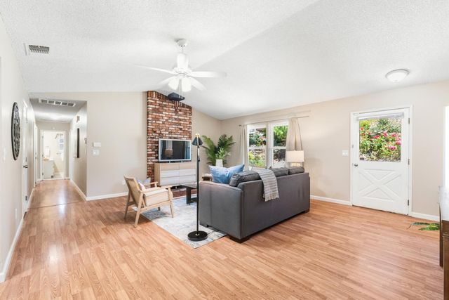 2586 Dudley Dr, Rescue, CA 95672