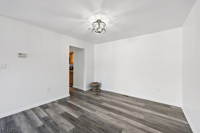 246 Matthews Dr, Newark City, NJ 07103