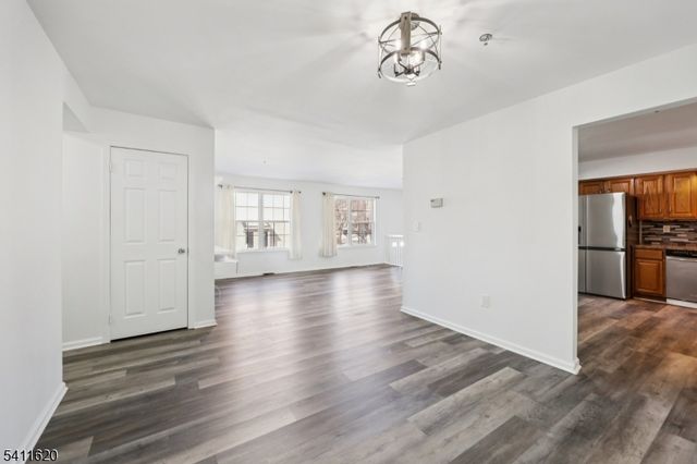 246 Matthews Dr, Newark City, NJ 07103