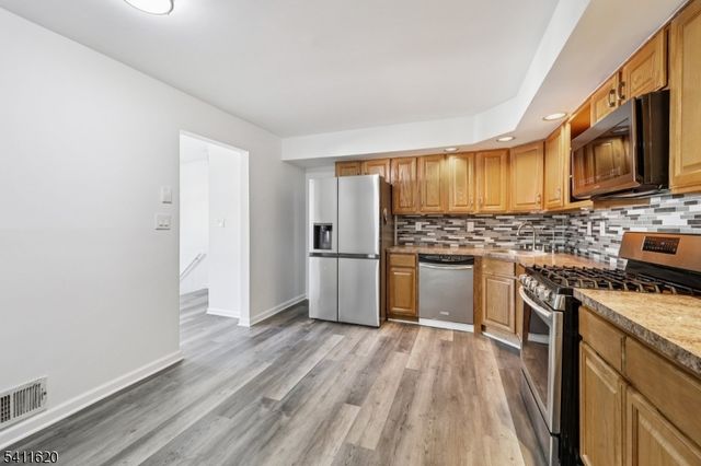 246 Matthews Dr, Newark City, NJ 07103