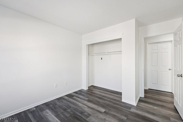 246 Matthews Dr, Newark City, NJ 07103