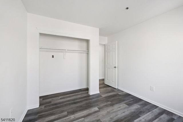 246 Matthews Dr, Newark City, NJ 07103