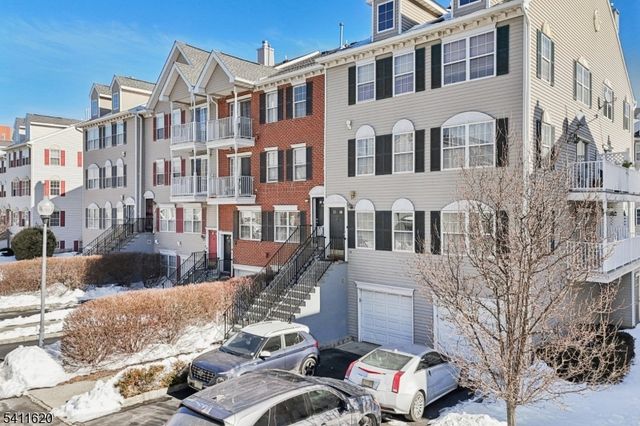 246 Matthews Dr, Newark City, NJ 07103