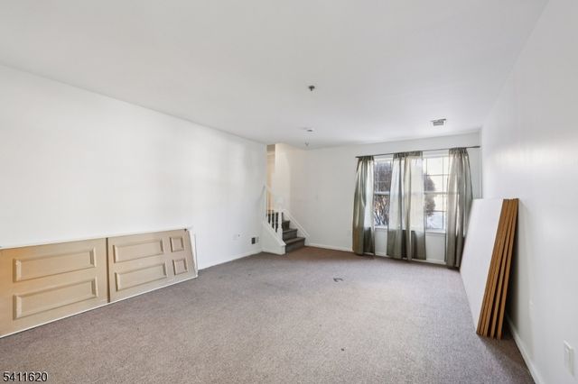 246 Matthews Dr, Newark City, NJ 07103