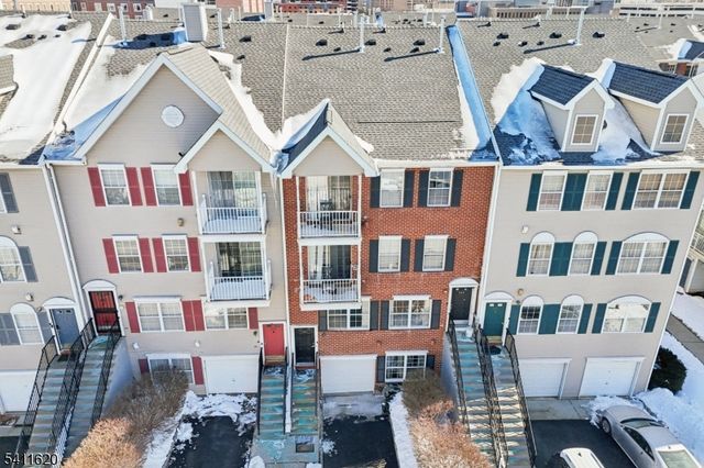 246 Matthews Dr, Newark City, NJ 07103