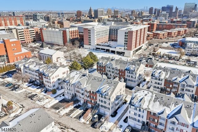 246 Matthews Dr, Newark City, NJ 07103