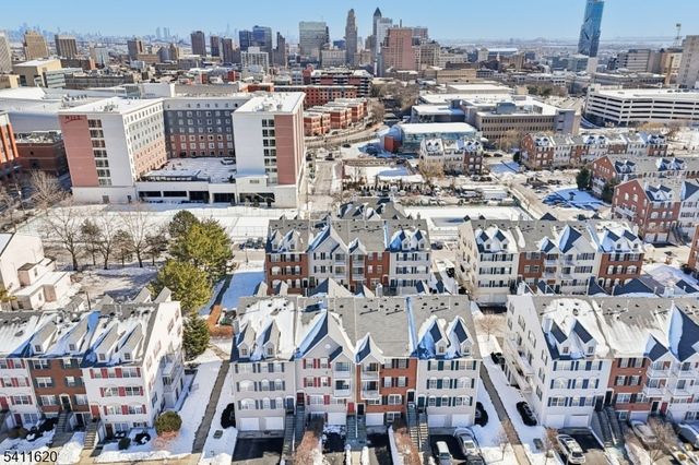 246 Matthews Dr, Newark City, NJ 07103