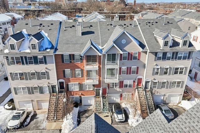 246 Matthews Dr, Newark City, NJ 07103