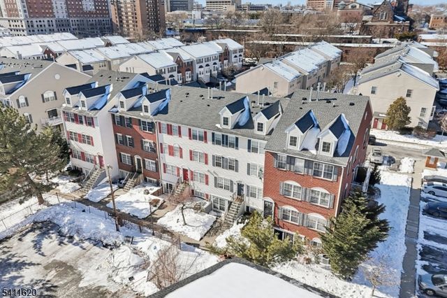 246 Matthews Dr, Newark City, NJ 07103